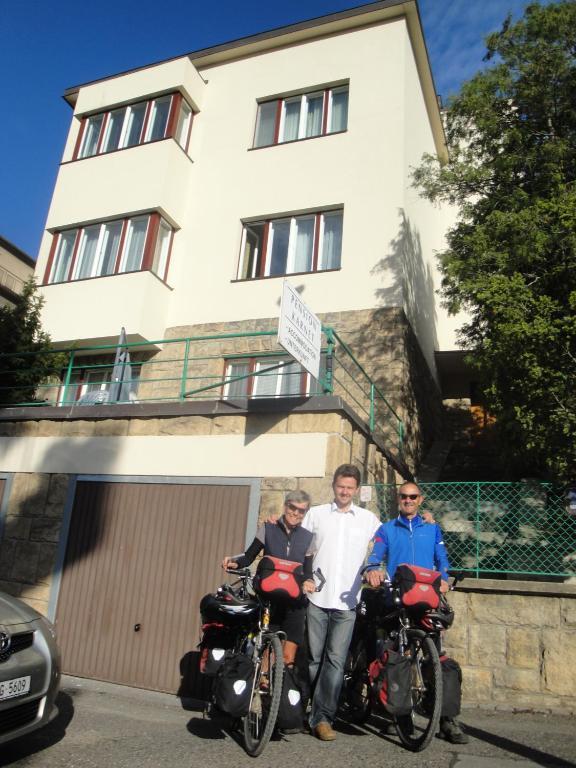 Pension Karnet Прага Екстер'єр фото